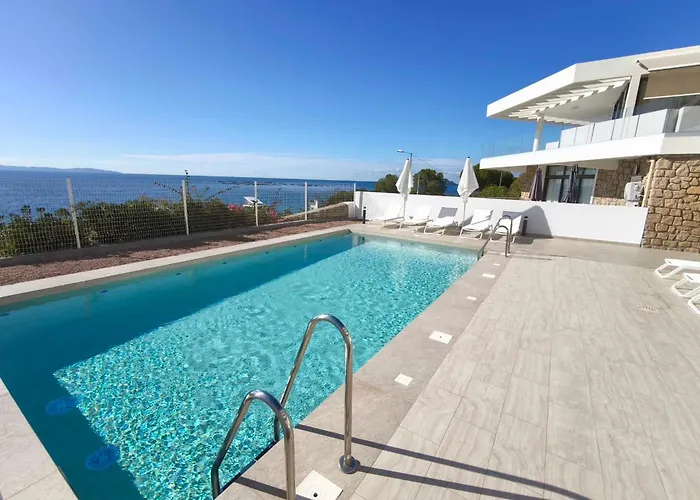 Apartment With Sea View And Pool Ideally Located *