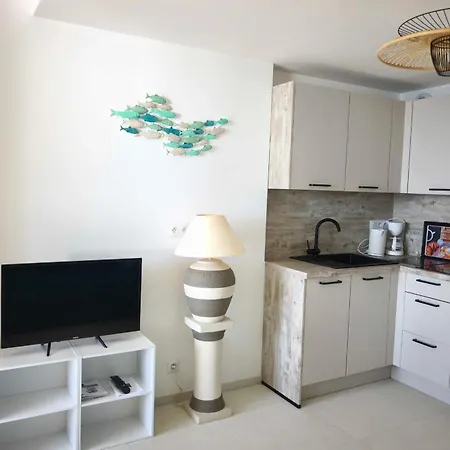 With Sea View And Pool Ideally Located Pisinale