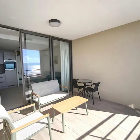 With Sea View And Pool Ideally Located Апартаменты